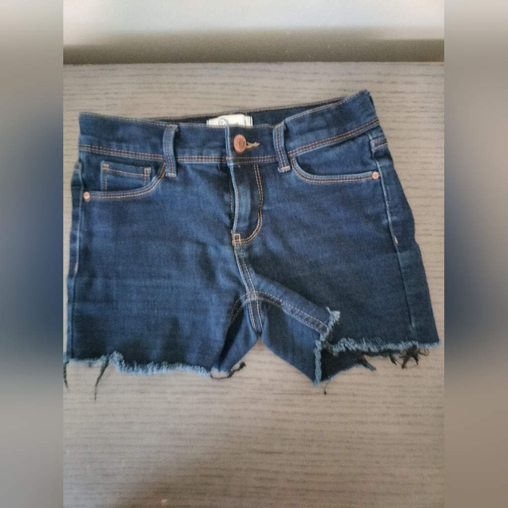 Girls cut off shorts